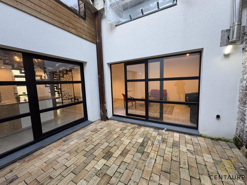 Loft - 117 m² - 5 pièces