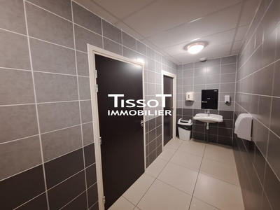 Bureau - 104 m² - 1 pièce