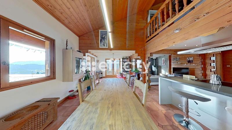 Maison - 198 m² - 5 pièces