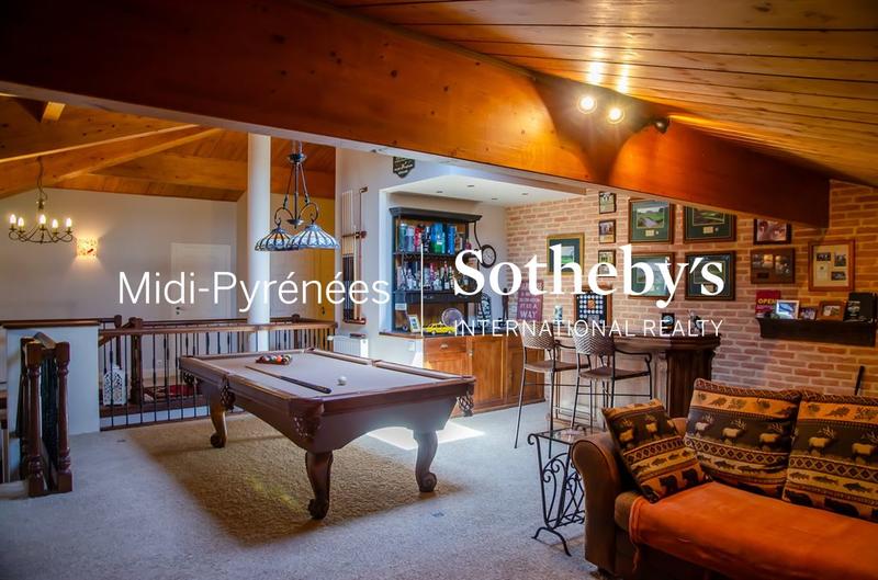 Maison - 498 m² - 14 pièces