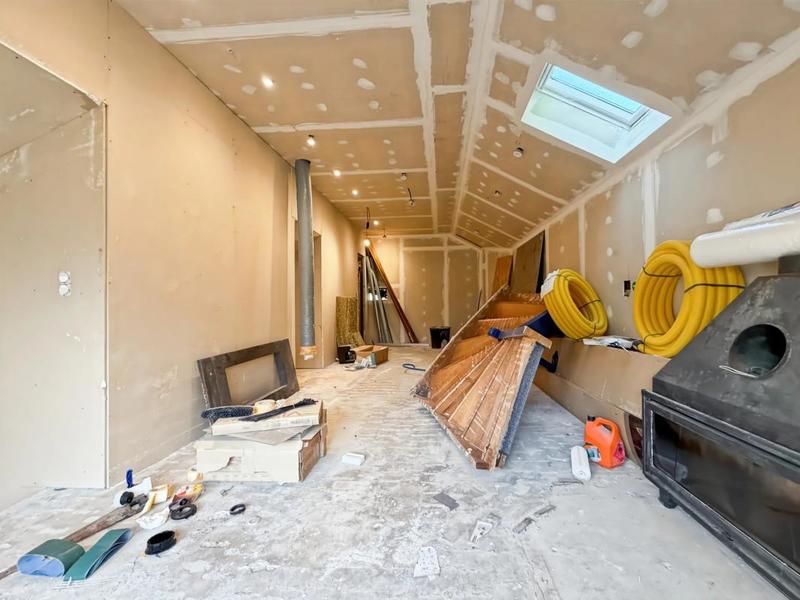 Maison - 250 m² - 6 pièces