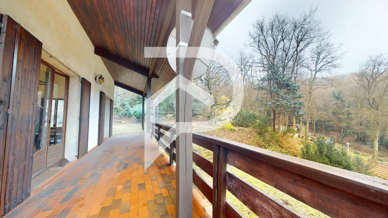 Maison - 339 m² - 12 pièces