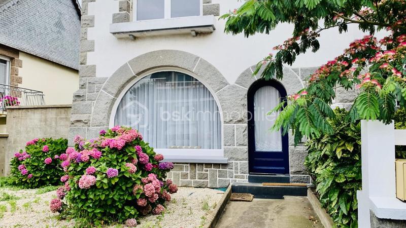 Maison en pierre - 225 m² - 10 pièces