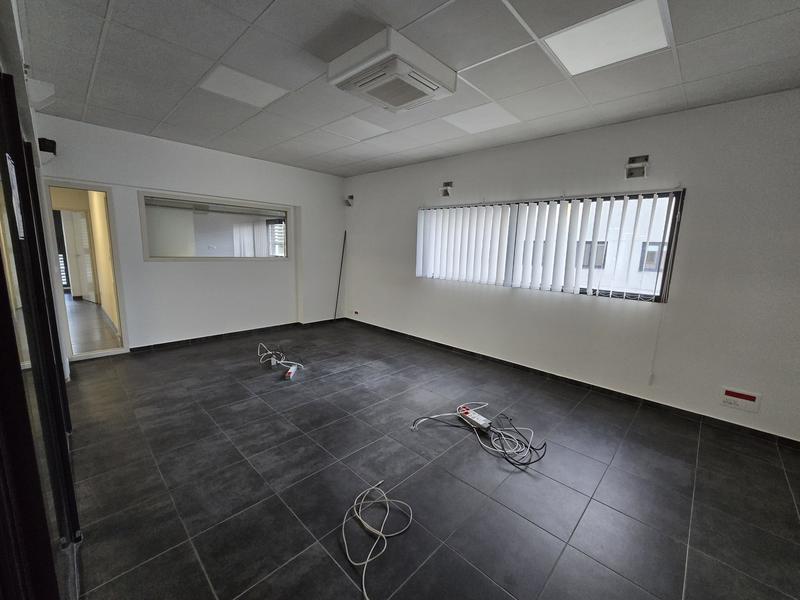 Local d'activités - 960 m²