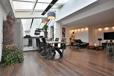 Loft - 202 m² - 8 pièces