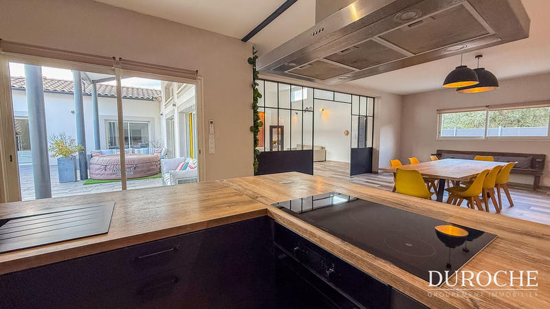 Villa - 210 m² - 5 pièces