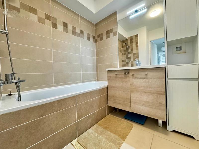 Appartement - 82 m² - 4 pièces