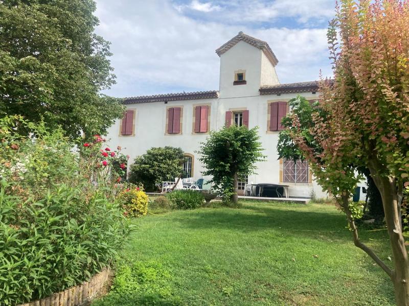 Propriété - 620 m² - 18 pièces