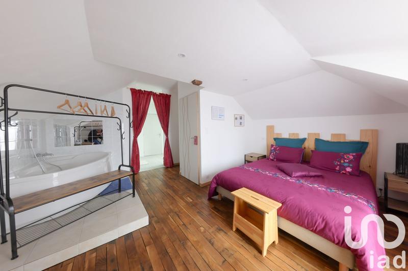 Maison - 377 m² - 10 pièces