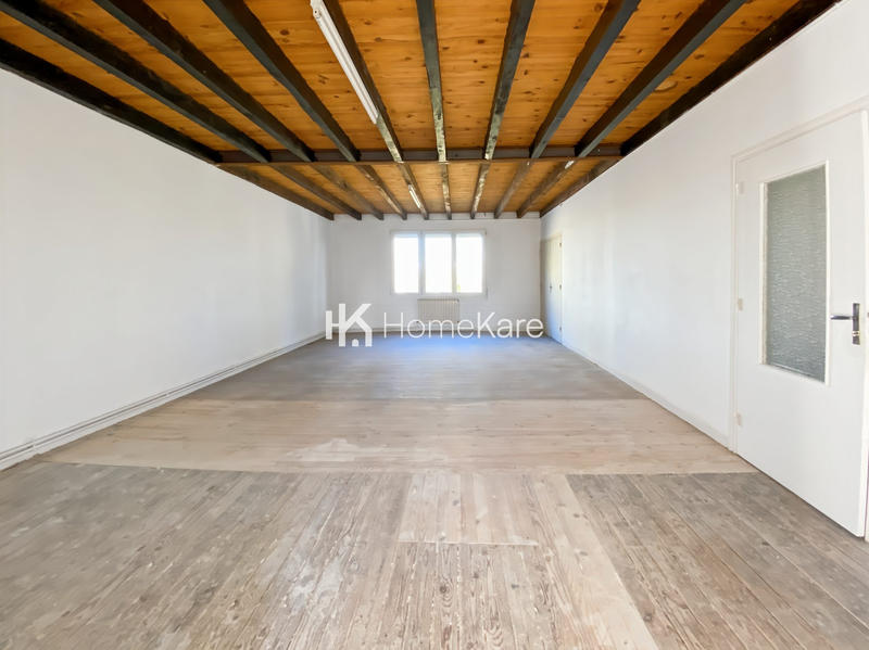 Maison - 230 m² - 6 pièces