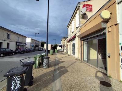 Local commercial - 82 m² - 3 pièces