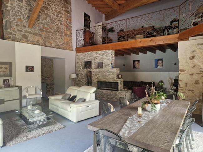 Maison - 465 m² - 15 pièces