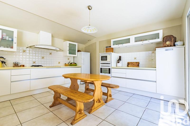 Maison - 230 m² - 7 pièces