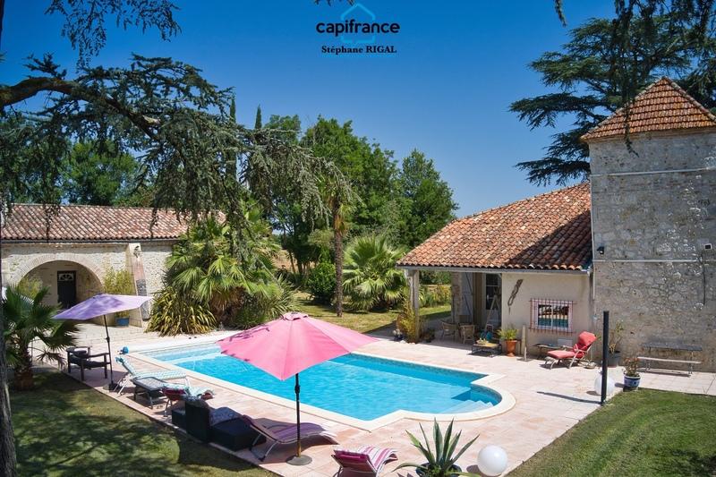 Propriété - 210 m² - 14 pièces