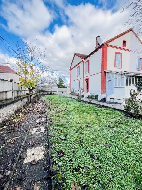 Maison - 105 m² - 4 pièces