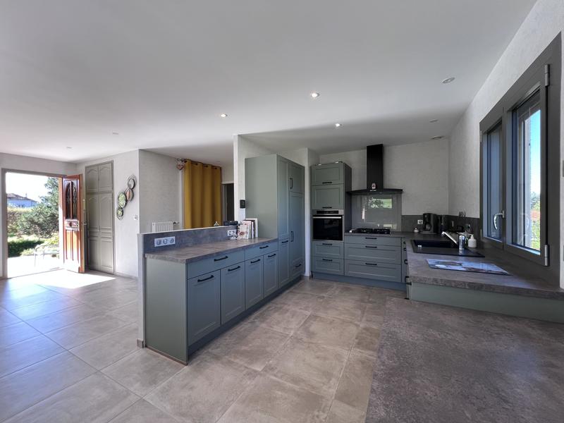 Maison traditionnelle - 140 m² - 6 pièces