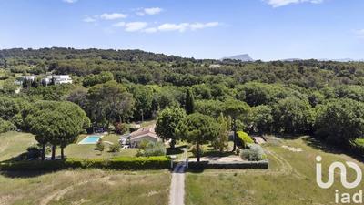 Maison - 220 m² - 5 pièces