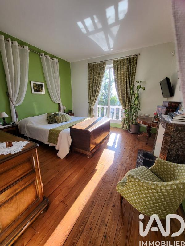 Maison - 260 m² - 8 pièces