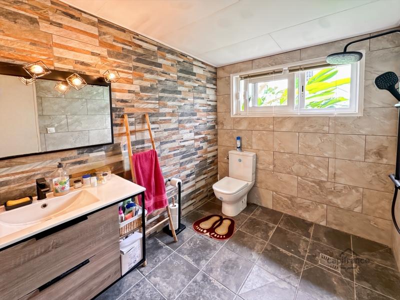 Maison - 220 m² - 5 pièces