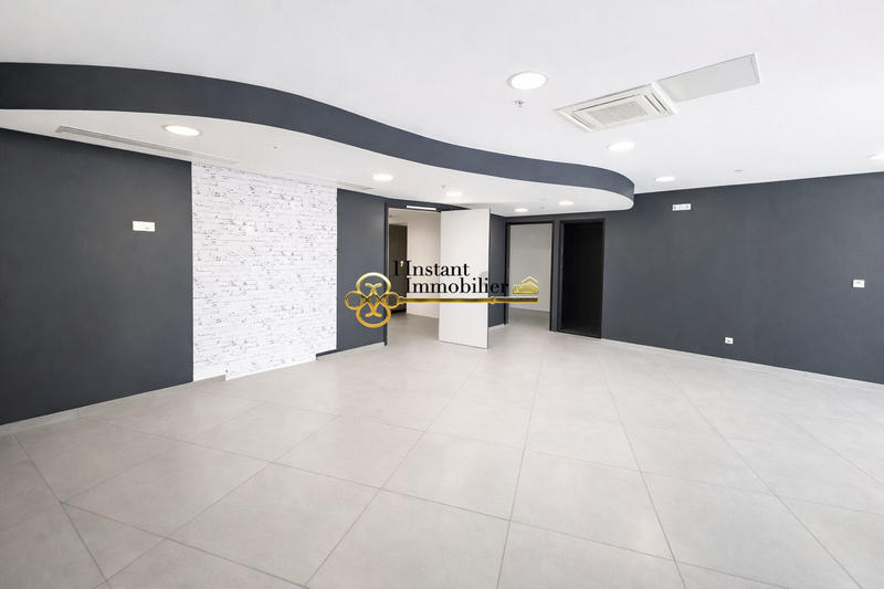 Local d'activités - 100 m²