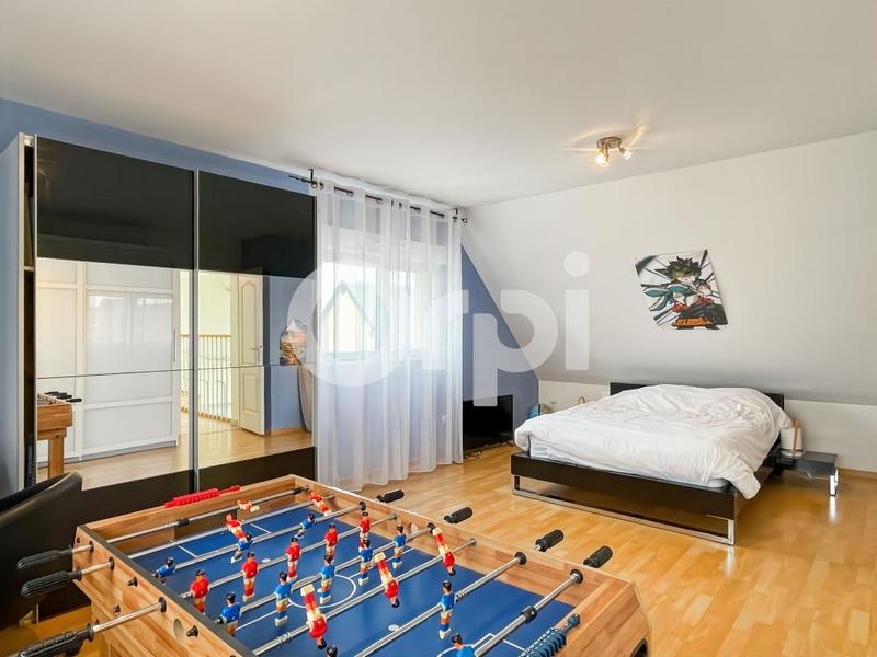 Maison - 260 m² - 9 pièces