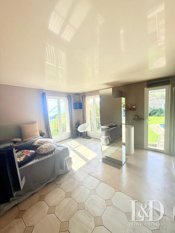 Maison - 175 m² - 4 pièces