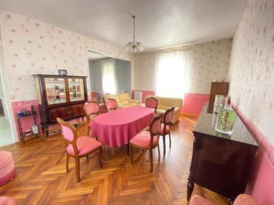 Maison - 140 m² - 5 pièces