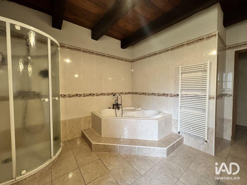 Maison - 237 m² - 6 pièces