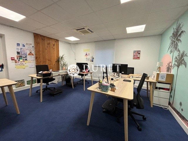 Bureau - 656 m²