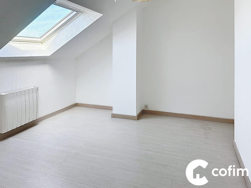 Appartement - 96 m² - 5 pièces