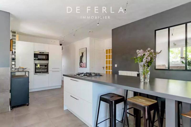 Villa - 162 m² - 6 pièces