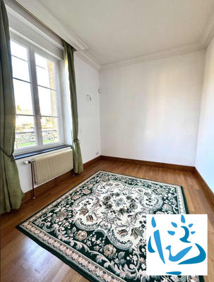 Maison - 180 m² - 5 pièces