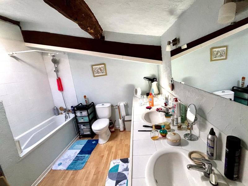 Maison - 228 m² - 10 pièces