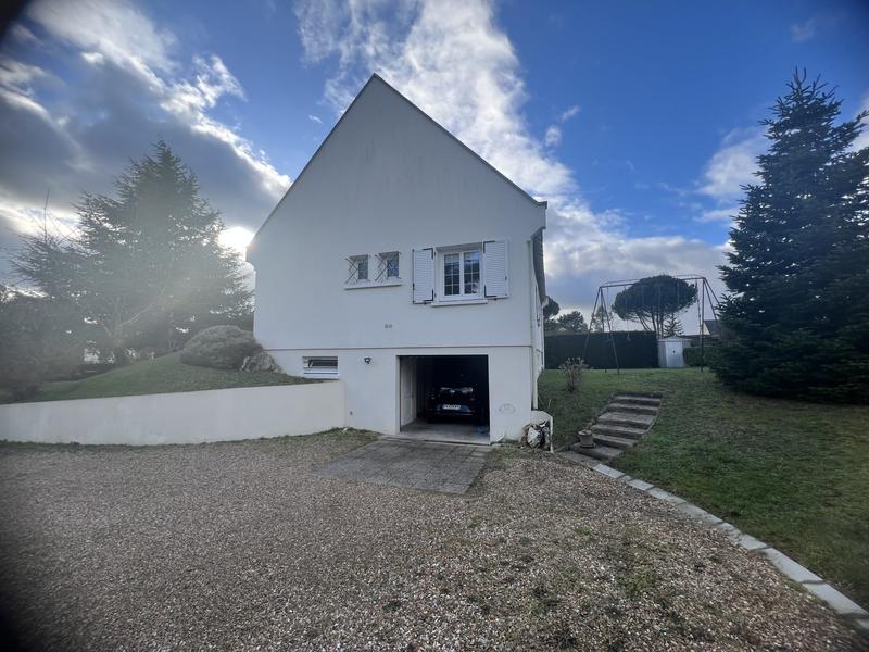 Maison - 104 m² - 6 pièces