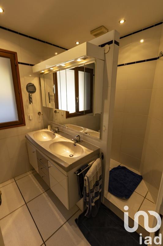 Châlet - 356 m² - 7 pièces