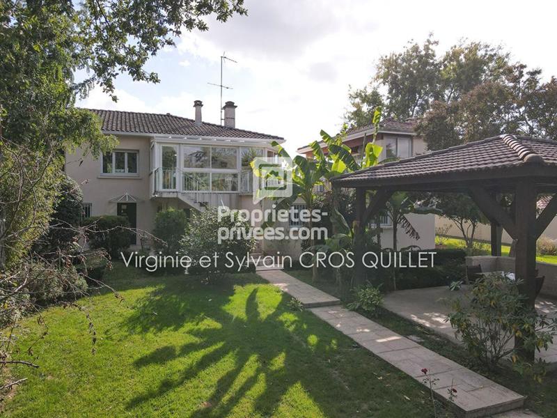 Maison - 245 m² - 7 pièces