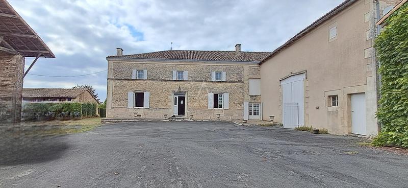 Maison en pierre - 207 m² - 7 pièces