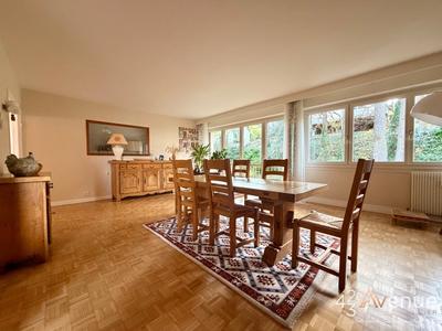 Appartement - 144 m² - 5 pièces