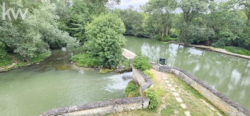 Moulin - 500 m² - 14 pièces