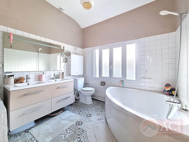 Maison - 82 m² - 5 pièces