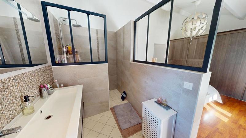 Maison - 217 m² - 9 pièces