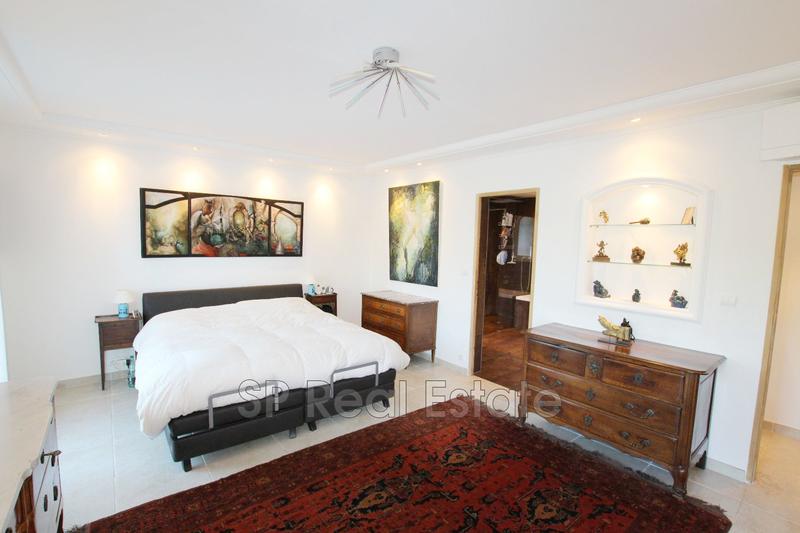 Maison - 270 m² - 6 pièces