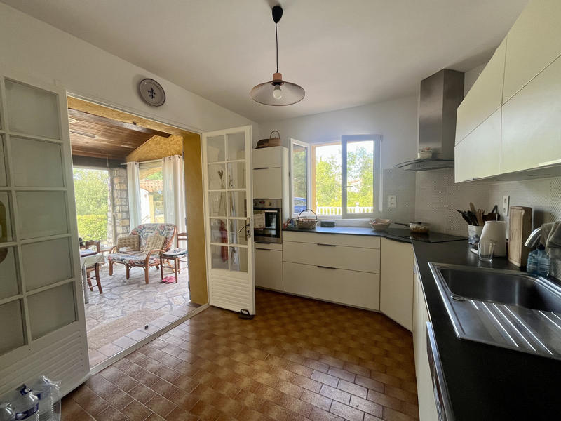 Villa - 221 m² - 6 pièces