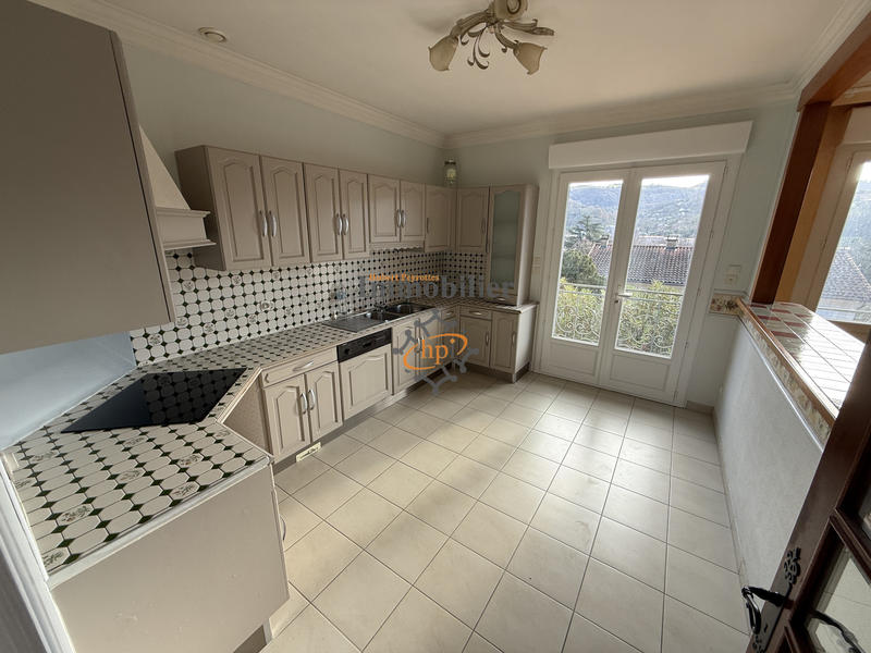 Maison - 185 m² - 7 pièces