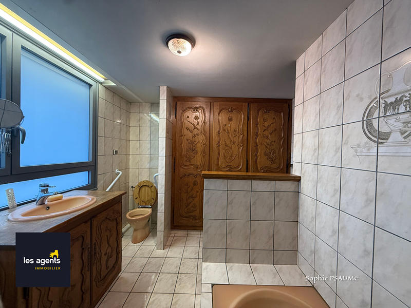 Maison - 185 m² - 9 pièces