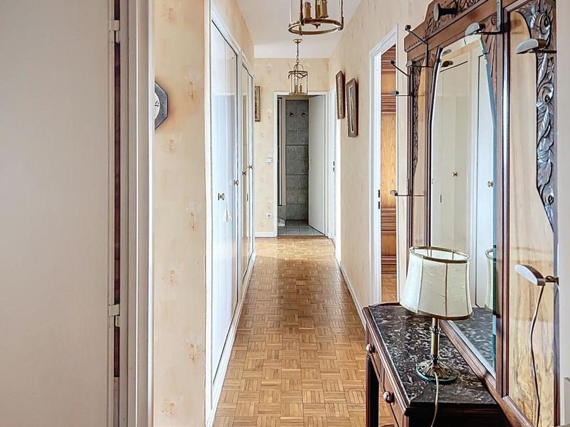 Appartement - 107 m² - 5 pièces