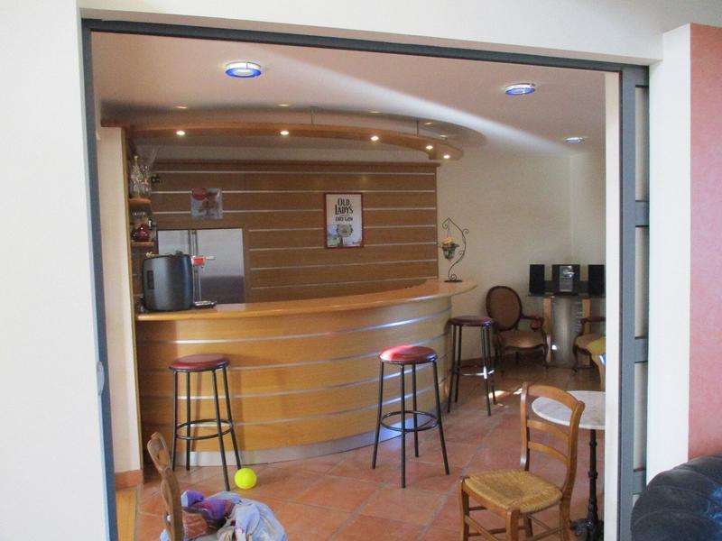 Maison - 300 m² - 8 pièces