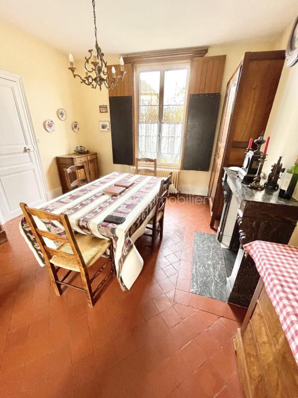 Demeure - 313 m² - 10 pièces