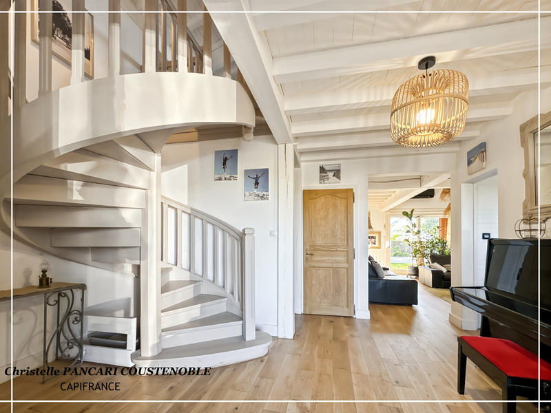 Maison - 204 m² - 6 pièces