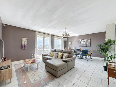 Appartement - 122 m² - 6 pièces